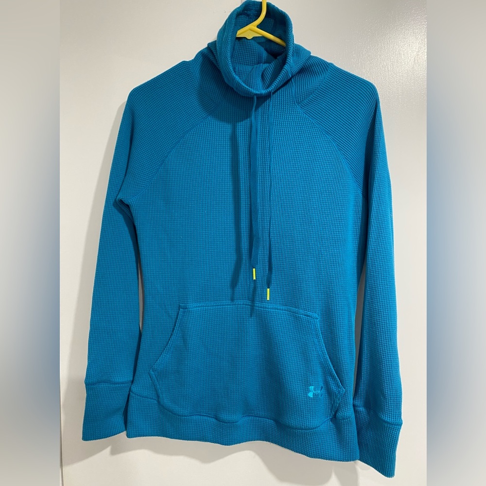 Under armour women’s blue waffle semi fitted cowl neck pullover top size medium